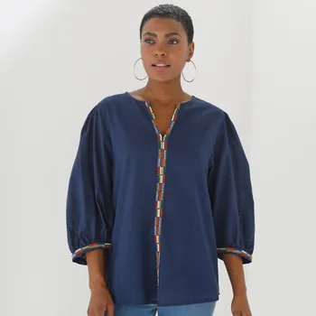 Dámská halenka Jednobarevná halenka s výšivkou a 3/4 rukávy nám.modrá 40