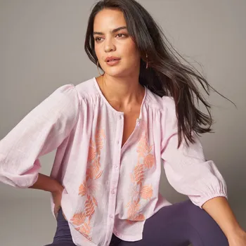 Dámská halenka Halenka s výšivkou a 3/4 nabíranými rukávy lila/korálová 42