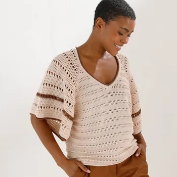 Dámská halenka Ažurová halenka s motýlími rukávy z úpletu béžová/karamelová 38/40