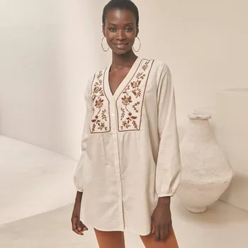 Tunika s výšivkou a knoflíčky béžová/karamelová 44