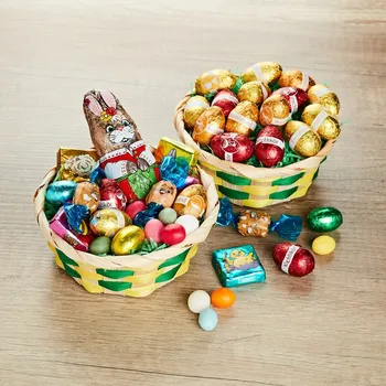 Velikonoční dekorace 2 rodinné velikonoční košíčky zelená/žlutá Průměr 13,5 cm, výška 6 cm, obsah 187,5 g.