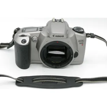 Digitální zrcadlovka Canon EOS 3000N KIT (+ Objektiv)