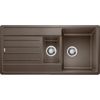 Granitový dřez Tento dřez kombinuje klasické linie s moderní funkčností a je vybaven prostornou hlavní mísou a další mísou, která zvyšuje efektivitu kuchyně. Je navržen pro všestranné použití a lze jej instalovat oboustranně, aby se přizpůsobil jakémukoli uspořádání kuc