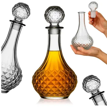 Lisovaná karafa 800 ml na likéry, víno, koňak, whisky, s korkovou zátkou