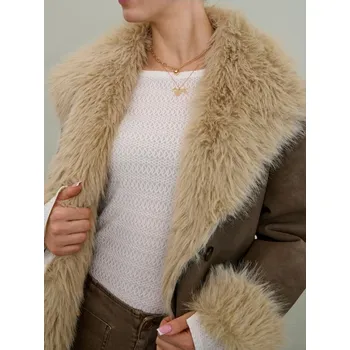 Náhrdelník Sinsay - Náhrdelník s&nbsp;přívěskem - zlatá - 719IA-GLD - 719IA-GLD-ONE