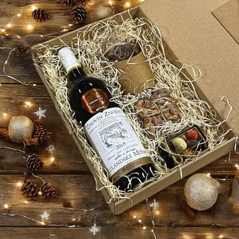 Nutworld.cz Firemní dárková krabička s vínem a s pochutinami VLASTNÍ VÝBĚR