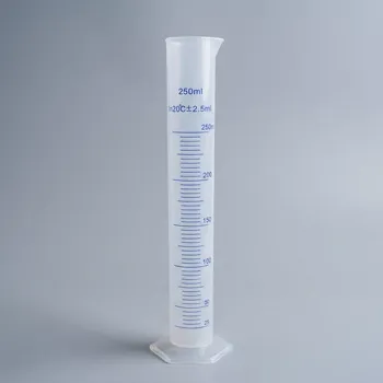 Odměrný válec 250 ml plastový se stupnicí / odměrka