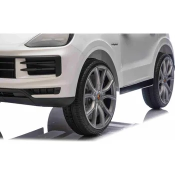 Dětské vozidlo Elektrické autíčko Beneo Porsche Cayenne 12V s pohonem zadních kol a licencí (Jednomístné), bílé, Lithiová baterie, široké sedátko, Odpružené nápravy, 2,4 GHz Dálkový ovladač, MP3 přehrávač se vstupem USB/AUX, LED světla
