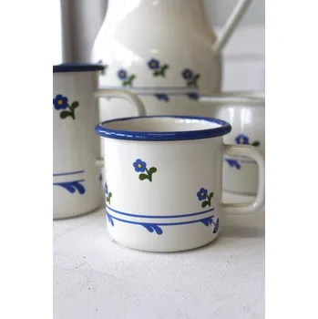 Smaltovaný hrnek s dekorem květin - 0,4L