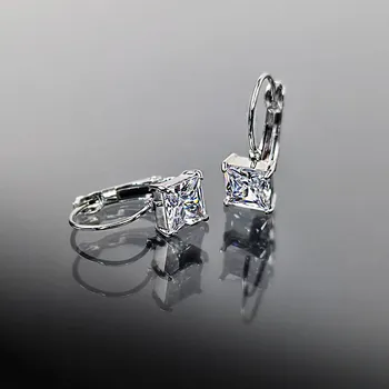 Náušnice Ocelové náušnice balené v dárkové krabičce č. 1161