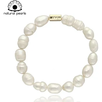 Náramek Yvon Nadčasový náramek z nepravidelných bílých perel