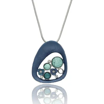 Náhrdelník Yvon Elegantní náhrdelník PRIMULA s organickým tvarem a jemným třpytem