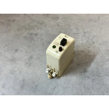 Jistič TESLA Vintage výkonový jistič KGMSZ 420.111 EB15 250V 10A