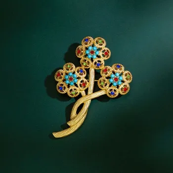 Brož Éternelle Vintage brož se zirkony Clorinda B7258-xz-100008 Zlatá