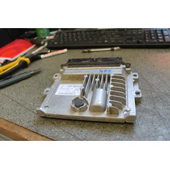 Řídící jednotka Řídící jednotka MED17.9.63 DELPHI 28560020 FORD 97RI010012