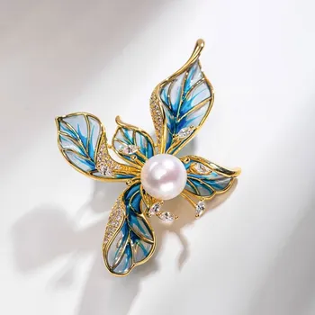 Brož Éternelle Elegantní brož Rozkvetlá orchidej B7307-XR11048 Zlatá