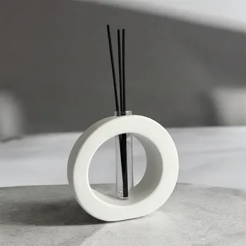 Designový aroma difuzér - ovál (bílý)