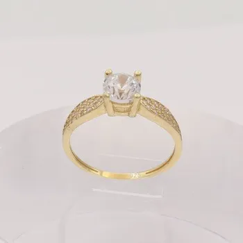 Prsten Zlatý prsten se zirkony