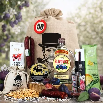 Dárkový potravinový koš Dárkové balení se slivovicí pro muže | Dárkový koš se slivovicí