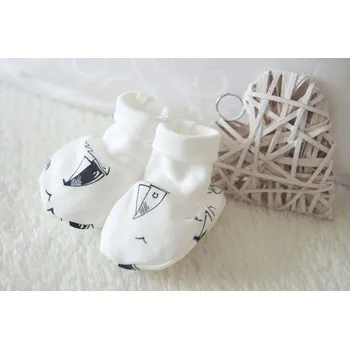 Kojenecké oblečení AMÁLKA Kojenecké bavlněné smetanové capáčky, lodičky Velikost: 68-80