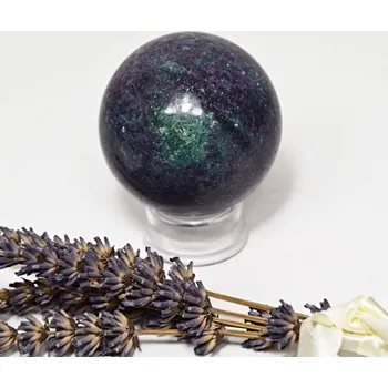 Drahý kámen Rubín fuchsit kyanit koule 0,25 kg