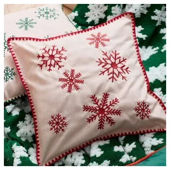 Vánoční polštář | ORIEL | v červených sněhových vločkách | 45x45cm | 709142