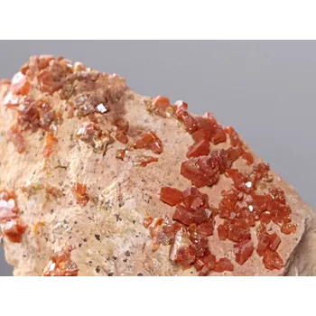 Drahý kámen Magieprirody.cz Vanadinit sbírkový minerál 50 - 60 g Maroko #741