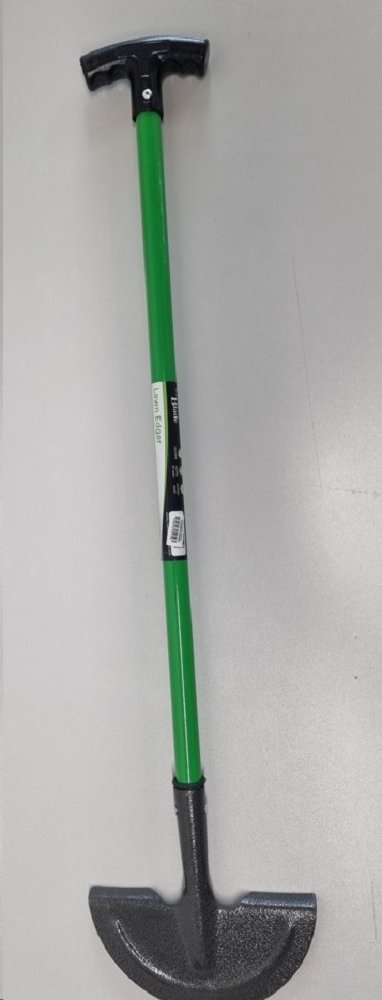 Rýč na zarovnání trávníku