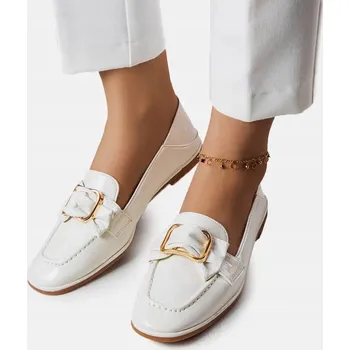 Dámské mokasíny Bílé lakované mokasíny s přezkou Erica 20476, velikost 39