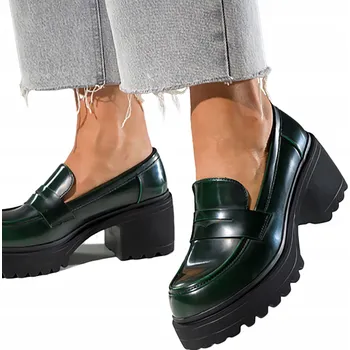 Dámské mokasíny Dámské mokasíny zelené na podpatku typu "kostka" s profilovanou platformou, vel. 37