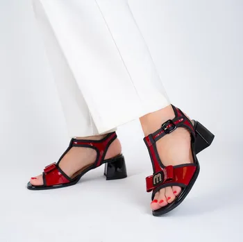 Dámské sandále Dámské červeno-černé lakované sandály s mašličkou Letizia Velikost: 39