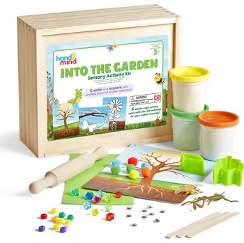 Dřevěná hračka Hand2mind Senzorický set aktivit - Na zahradě