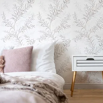 Tapeta BÍLÁ TAPETA S LÍSTKY BÉŽOVO-ŠEDÁ DO POKOJE OBÝVACÍHO POKOJE TAPETY