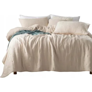 Přehoz na lůžko Přehoz na postel Spod Igły i Nitki mikrovlákno 220 cm x 240 cm béžový