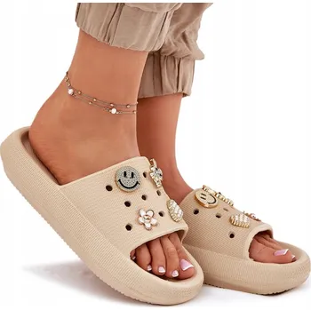 Dámské pantofle DÁMSKÉ LEHKÉ PĚNOVÉ NAZOUVÁKY S KNOFLY VINCEZA 76055 BÉŽOVÉ VELIKOST 39-40