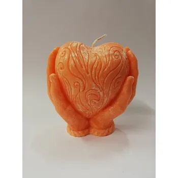 Svíčka Svíčka vonná palmová reliéfní - Srdce v dlani - oranžová Vůně: borůvka