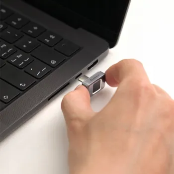 USB flash disk Adam Elements Pendrive iKlips S Nano Touch - USB-C flash disk s čtečkou otisků prstů 256GB SSD šedý