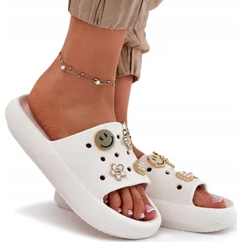 Dámské pantofle DÁMSKÉ LEHKÉ PĚNOVÉ NAZOUVÁKY S OZDOBAMI VINCEZA 76055 BÍLÉ 39/40