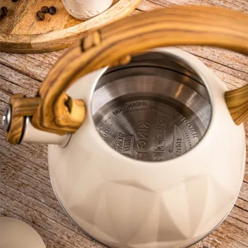 Varná konvice KingHoff KONVICE 2L S PÍŠKÁLKOU KH-1998 matná béžová