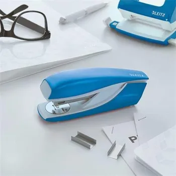 Kancelářský pořadač Leitz, modrá, šedá a stříbrná barva