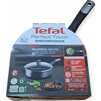 Pánev Tradiční pánev Tefal Character 24 cm s titanovým povrchem