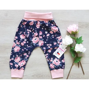 Amálka Rostoucí kalhoty tmavé květy Velikost: 62