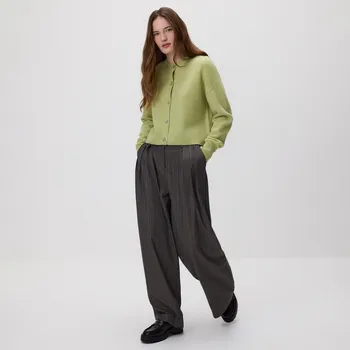 Dámské kalhoty Reserved - Volné kalhoty se záložkami - tmavě šedá - 005HG-90X - 005HG-90X-S