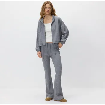 Dámské kalhoty Reserved - Zvonové kalhoty s viskózou - tmavě šedá - 017HT-90X - 017HT-90X-M