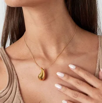 Náhrdelník Náhrdelník Kapka elegance z pozlacené nerezové oceli č 1624