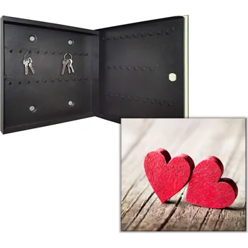 Skříňka na klíč Glasdekor Skříňka na klíče - dvě srdce na rustikálním stole Otevírání: Levé, Barva skříňky: Bílá