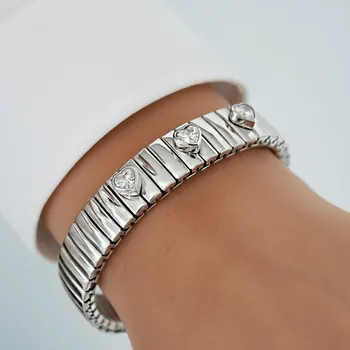 Náramek Luxusní náramek „Eternal Silver Hearts“ z chirurgické oceli č. 1919