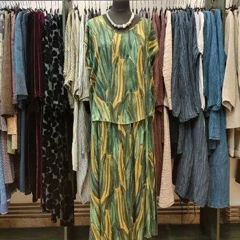 Dámská halenka Halenka tmavozelená se vzorem