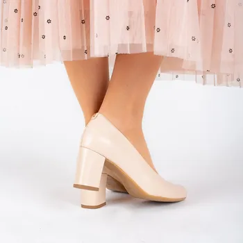 Dámské sandále Dámské béžové kožené lodičky Letizia s elegantním podpatkem Velikost: 39,5