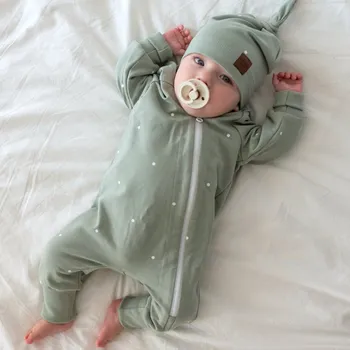 Overal na zip puntíkatý / šalvějový Velikost: 92